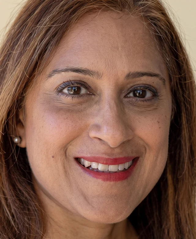 Portrait of Trupti Mehta, PT, MS, OCS, owner and treating physical therapist at Manual Medicine Spine & Sports Physical Therapy